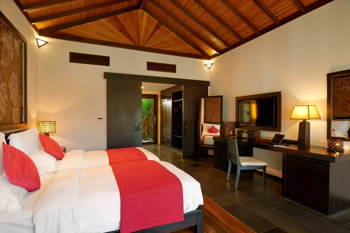 Premier Deluxe Villa Garden View 2