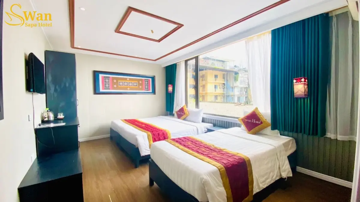 Deluxe City View Triple 2