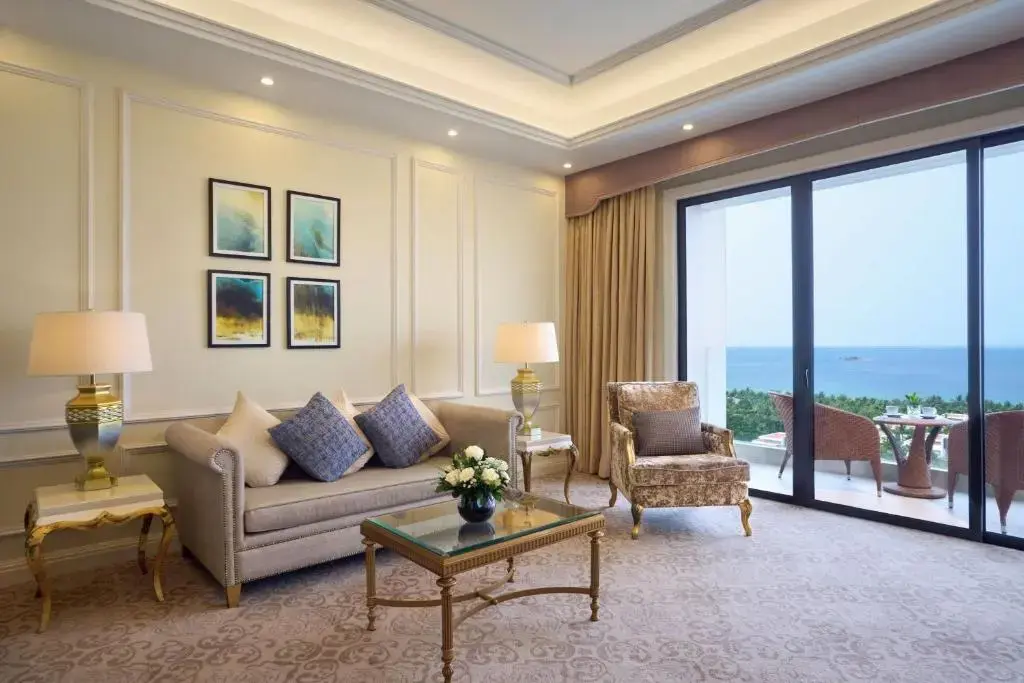 Deluxe Suite Ocean View 3