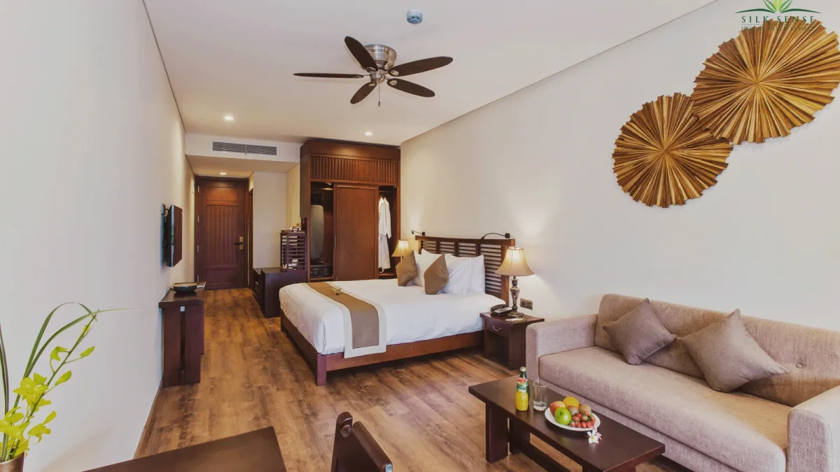 Deluxe Deluxe Pool and River View