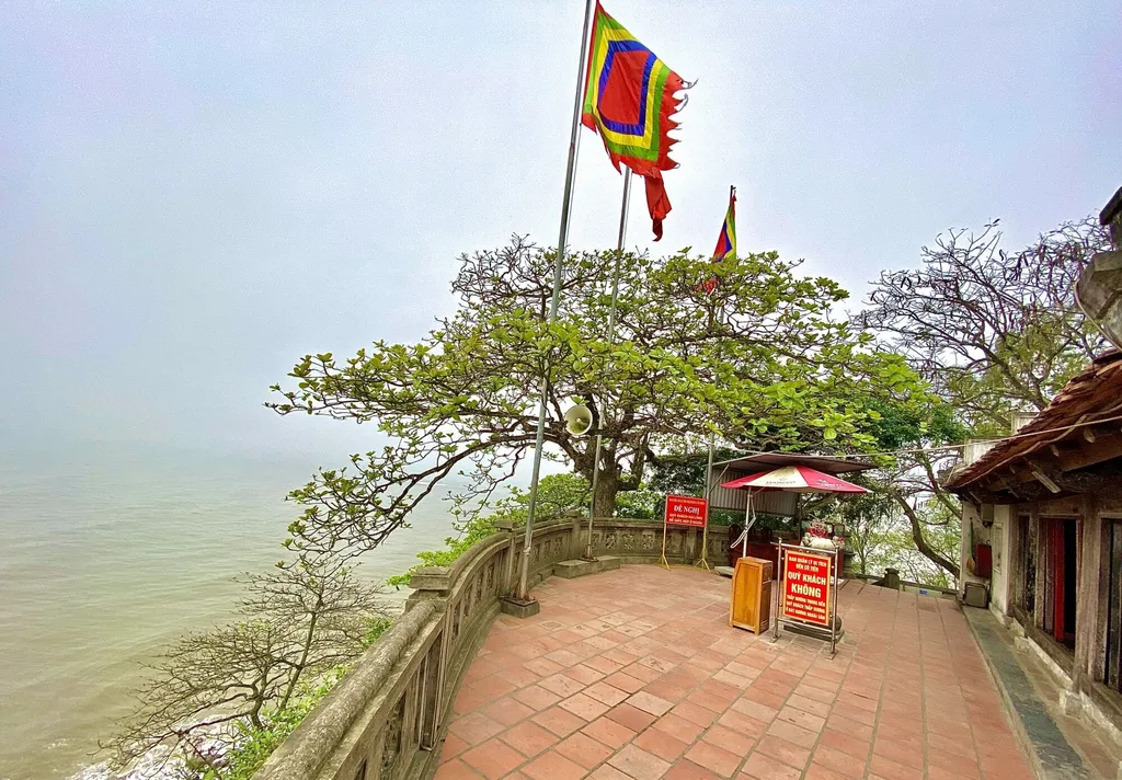 den co tien thanh hoa 1