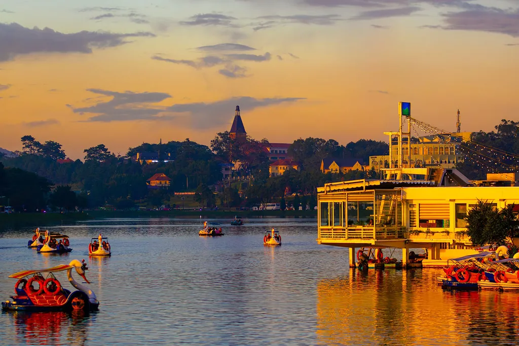du lich da lat ho xuan huong 1