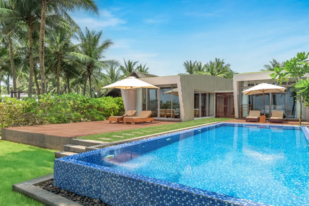 3 Bedroom Beachfront Pool Garden Villa (Wave) 2