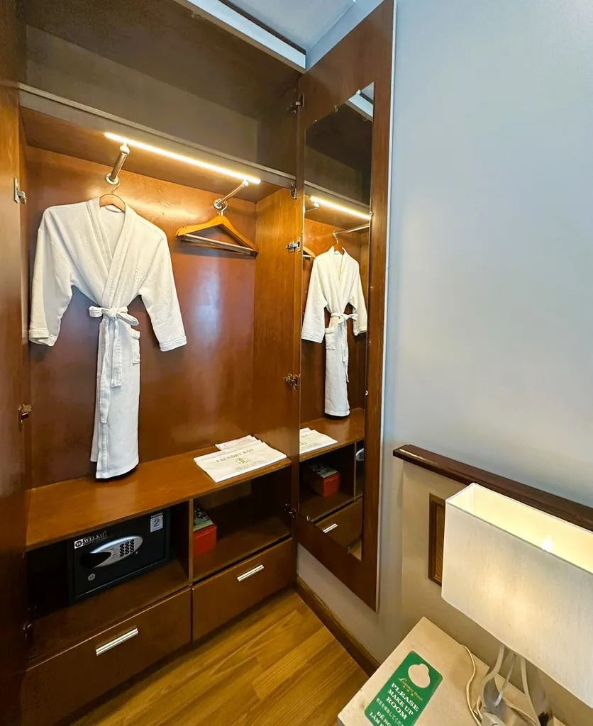 Phòng Premier Deluxe 3