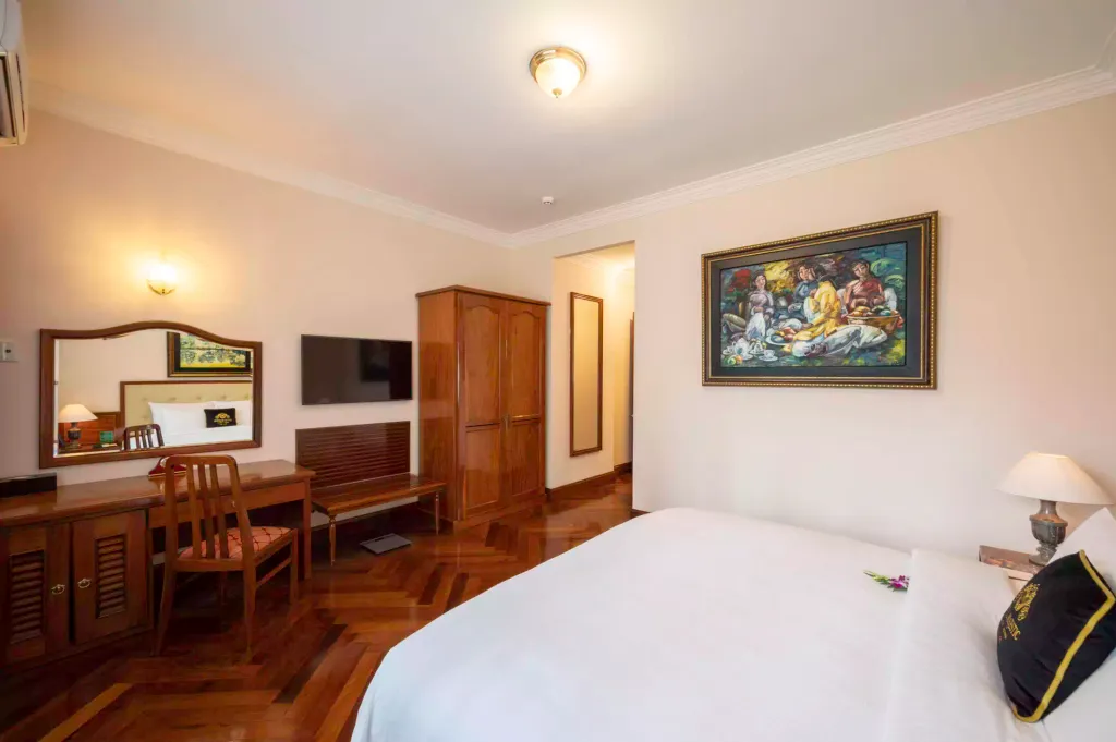 Century Presidential Suite