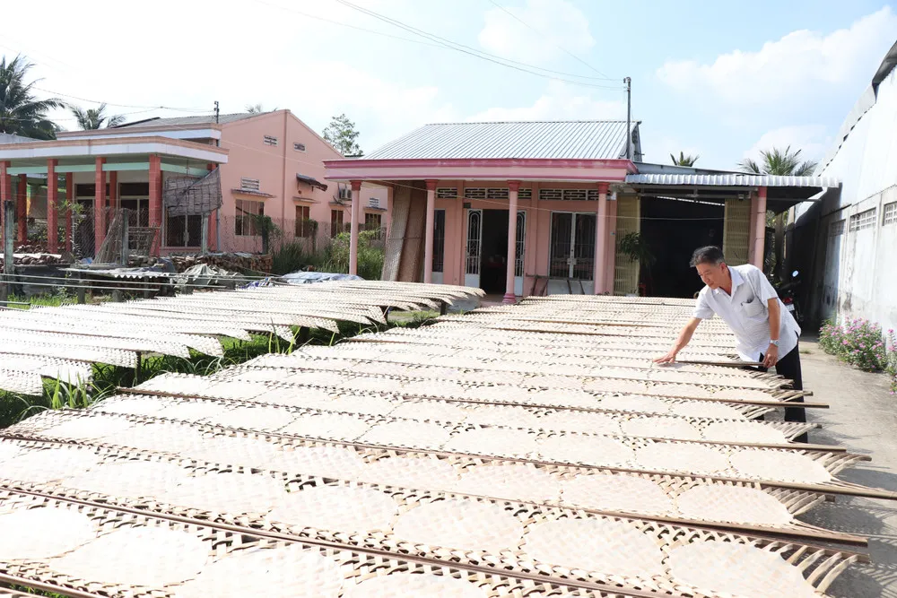 Làng nghề bánh tráng Mỹ Lồng