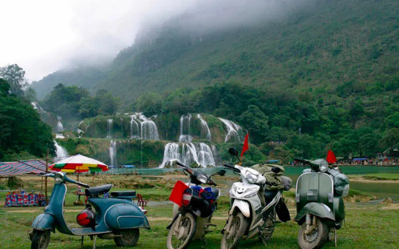 du lich thac ban gioc bang xe may