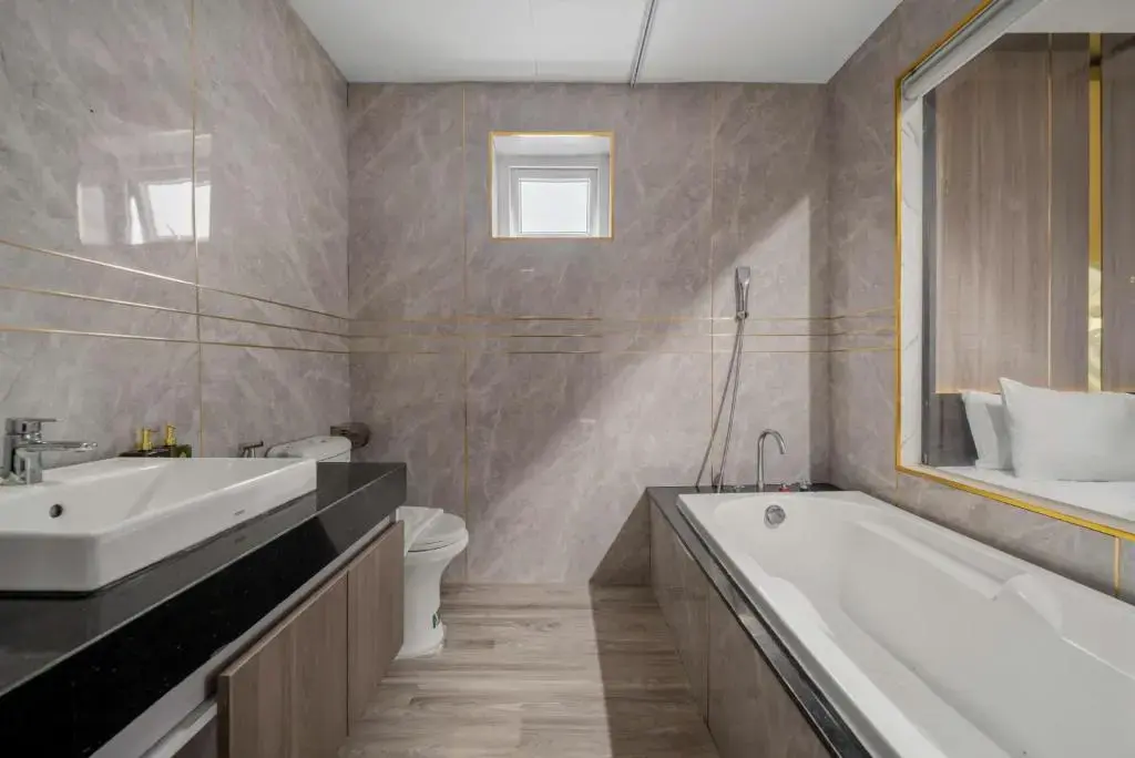 Suite Double City view with Battub 2