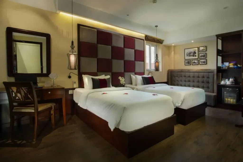 Connecting Room 3