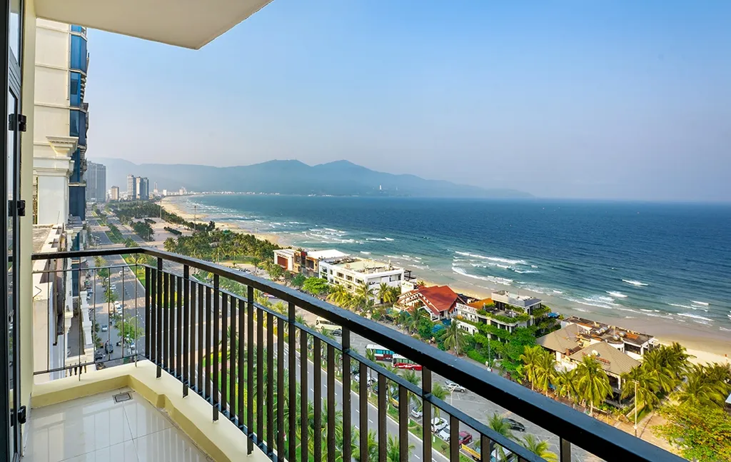 Apartment Balcony Ocean Sea View 3