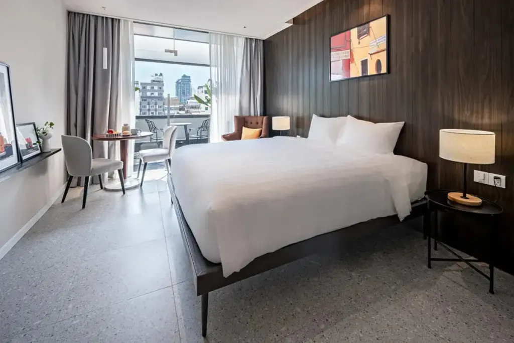 Deluxe balcony city view