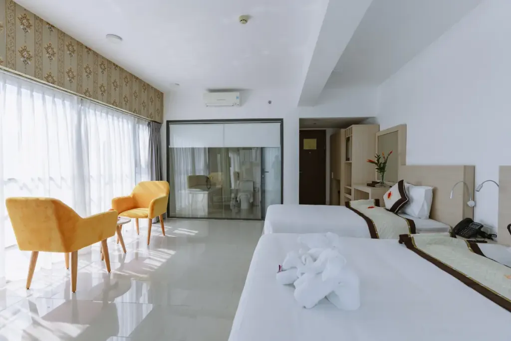 Executive Triple - Partial Sea View 2