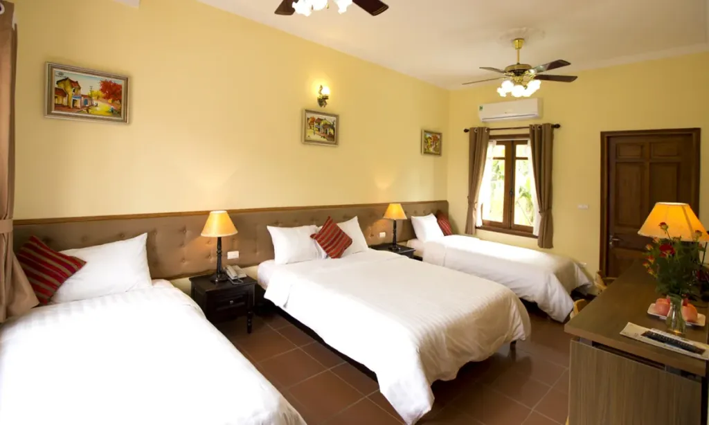 Phòng Junior Deluxe Triple - Khách San Phố Cổ 3