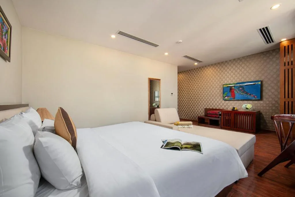 Suite With City View 3