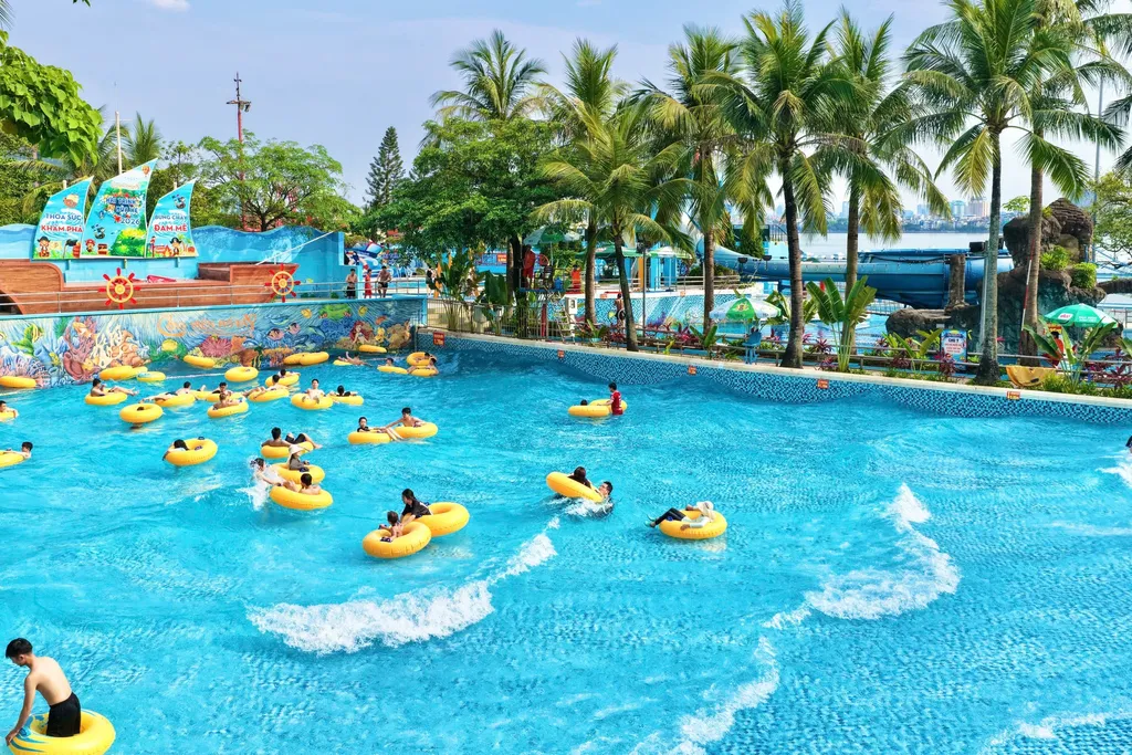 Công Viên Nước Hồ Tây Review 2026 Sạch Hay Không?