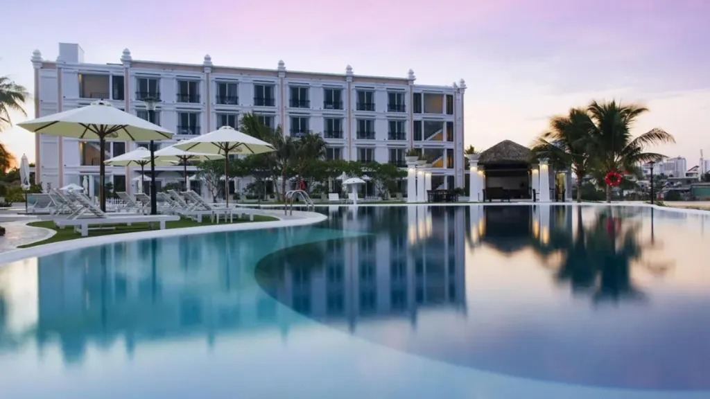 Khách sạn Champa Island Resort