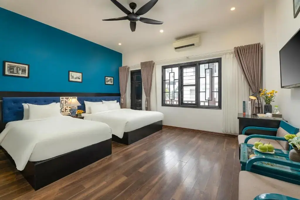 Deluxe Triple Room City View