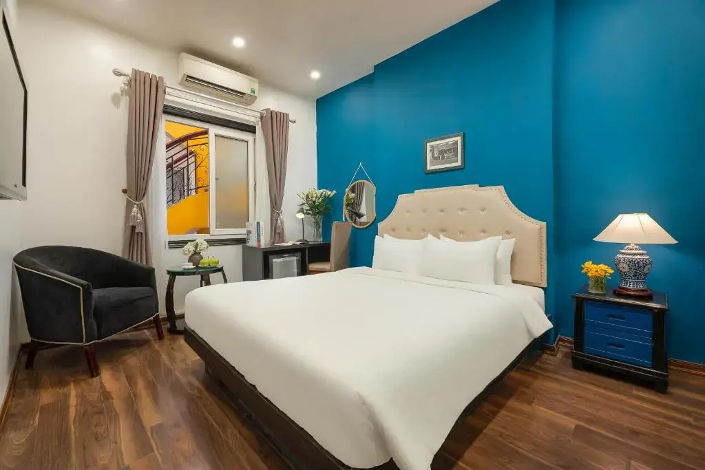 Superior Double/Twin room with internal window