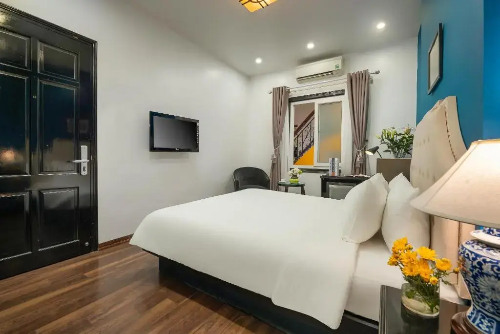 Superior Double/Twin room with internal window 3