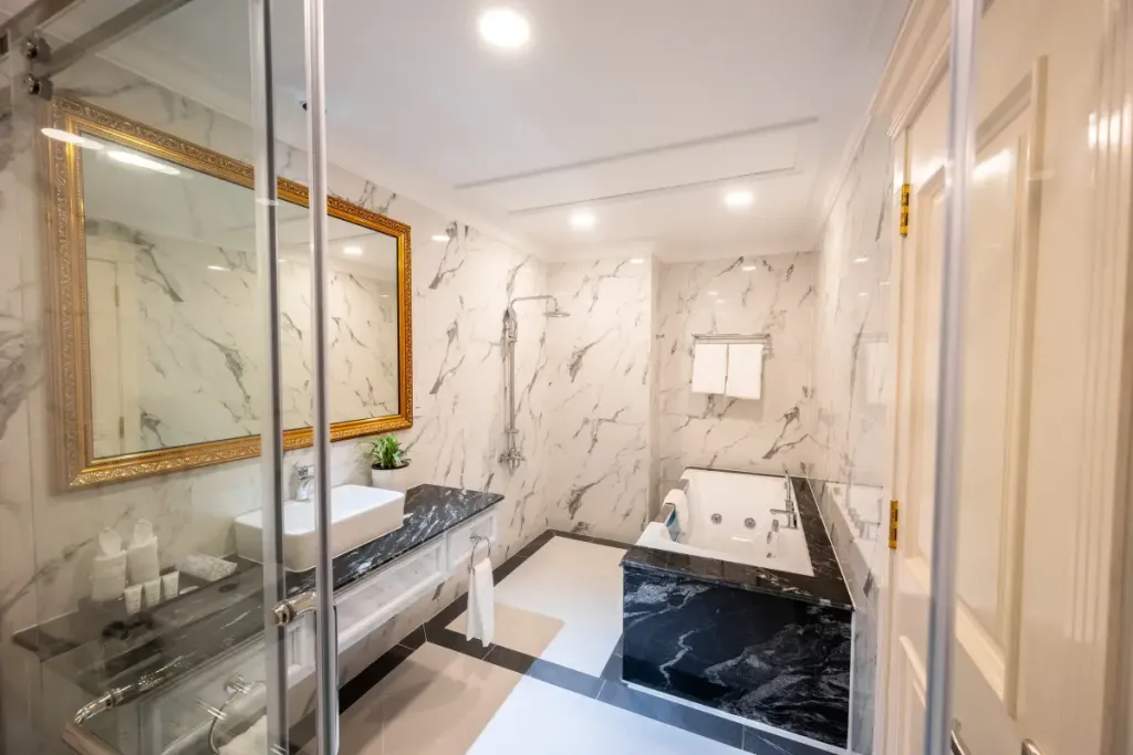 LaChateau Suite 3