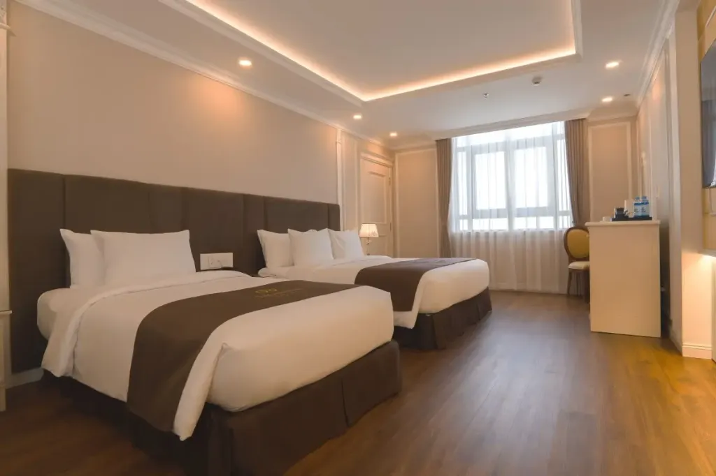 LaChateau Deluxe Triple