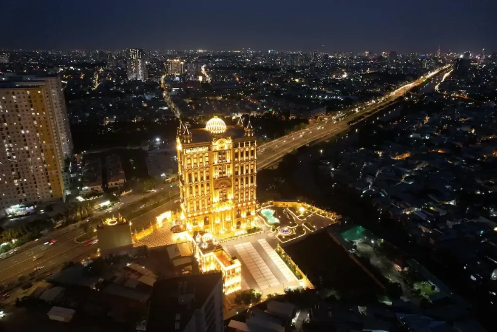 Khách sạn LaChateau Hồ Chí Minh
