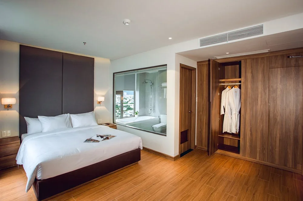 Glamour River Front 3